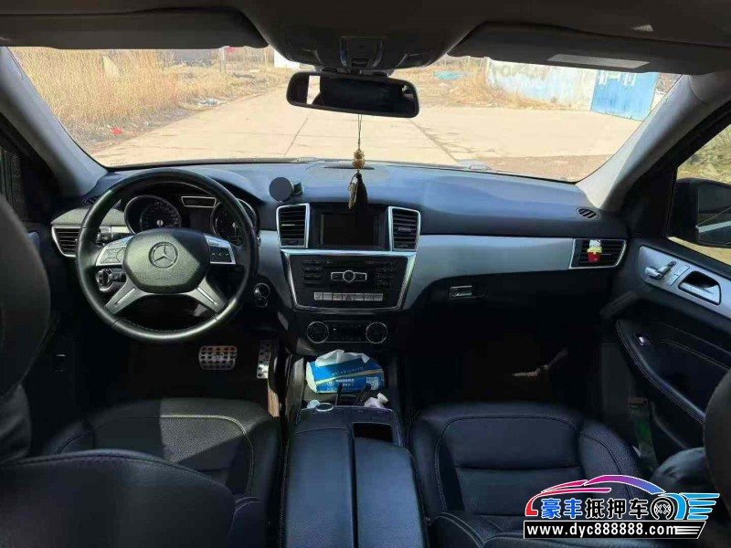 13年奔驰ML轿车抵押车出售