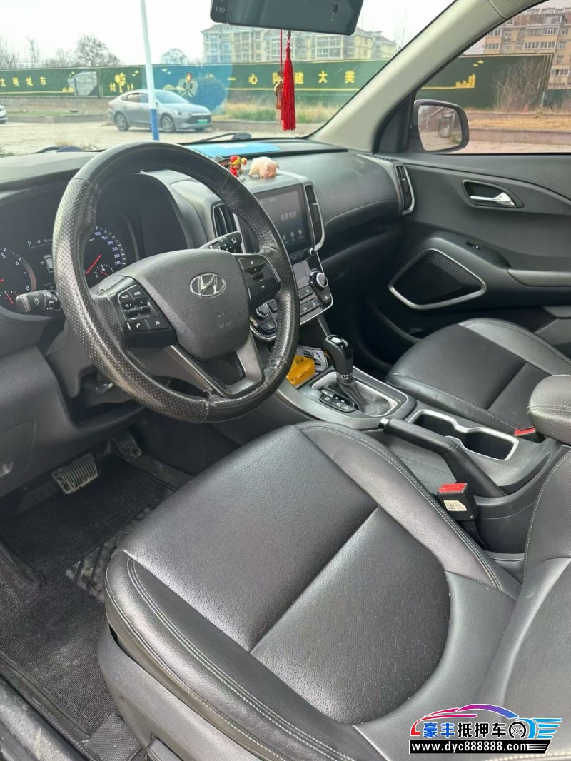 19年现代ix35轿车抵押车出售