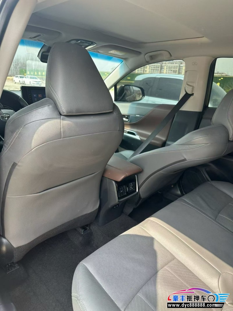 23年丰田凌放轿车抵押车出售