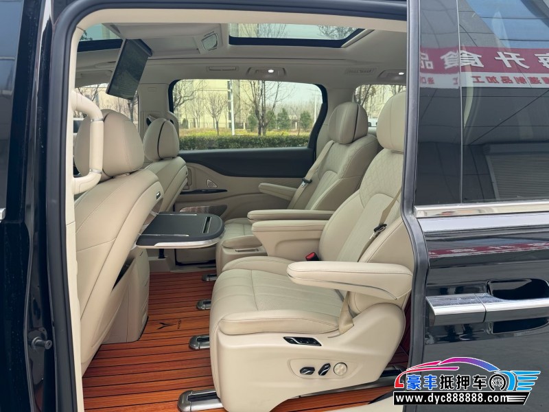 24年岚图梦想家轿车抵押车出售