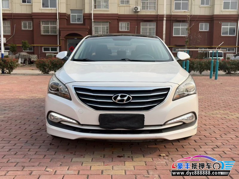 抵押车出售17年现代名图轿车