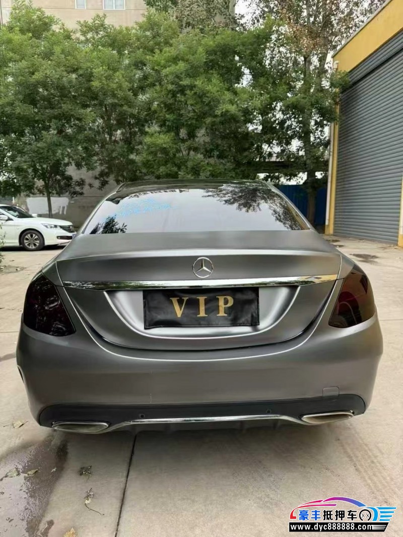 19年奔驰C轿车抵押车出售