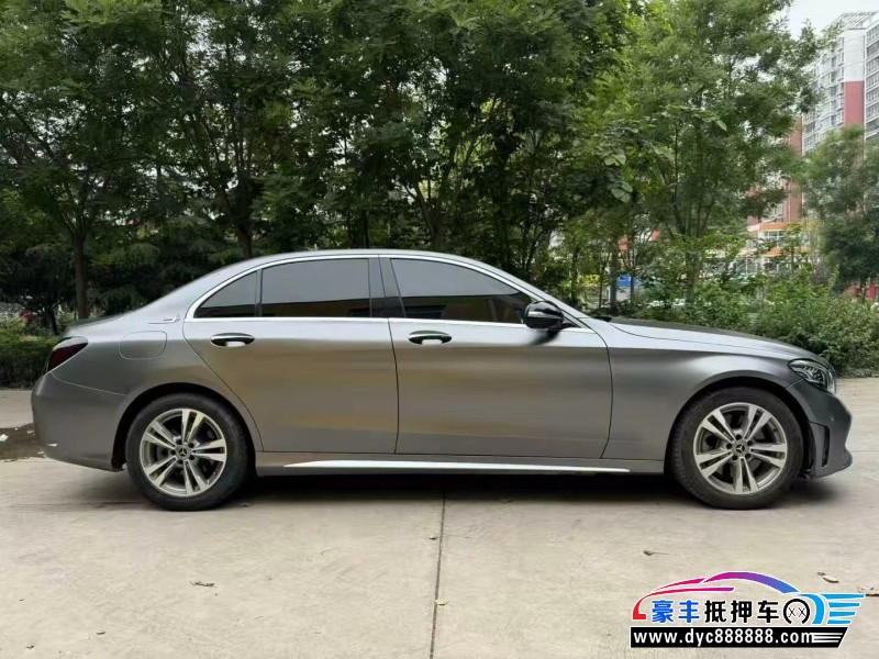 19年奔驰C轿车抵押车出售