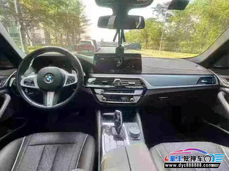 21年宝马5系轿车抵押车出售