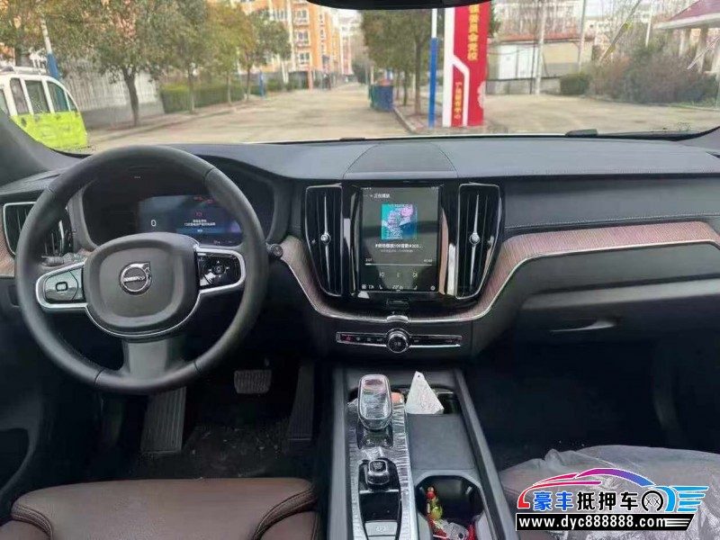 25年沃尔沃XC60轿车抵押车出售