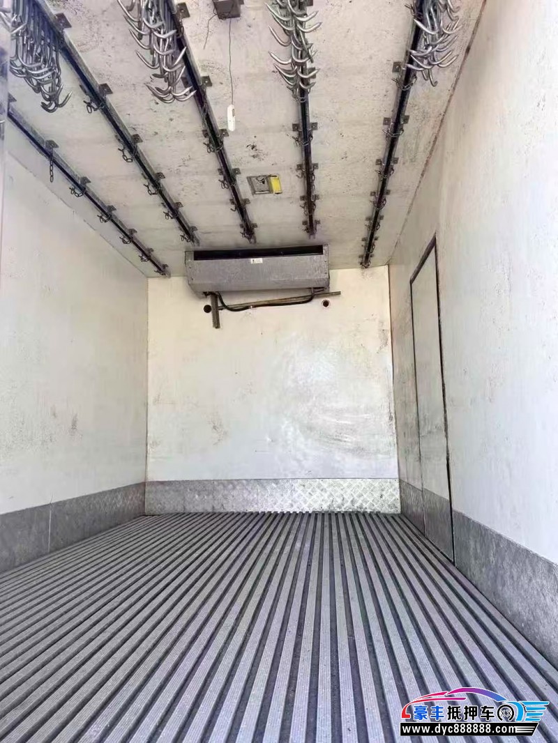 23年重汽豪沃轿车抵押车出售