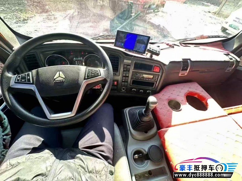 23年重汽豪沃轿车抵押车出售