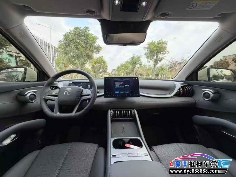 25年比亚迪元轿车抵押车出售