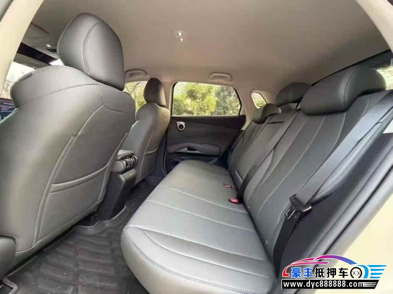 25年比亚迪元轿车抵押车出售