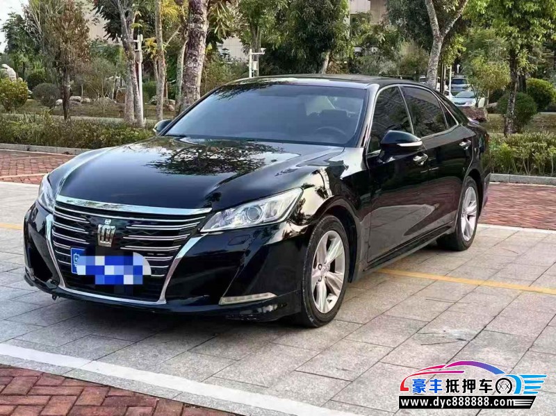 18年丰田皇冠轿车抵押车出售