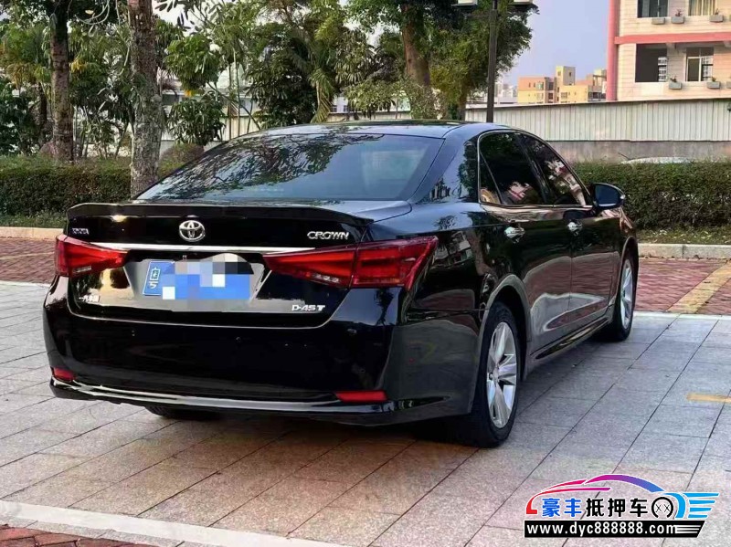 18年丰田皇冠轿车抵押车出售