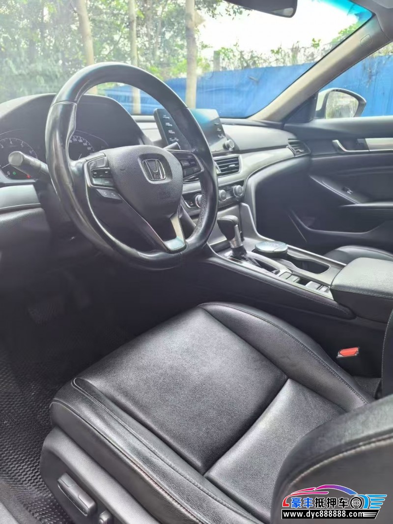 18年本田雅阁轿车抵押车出售