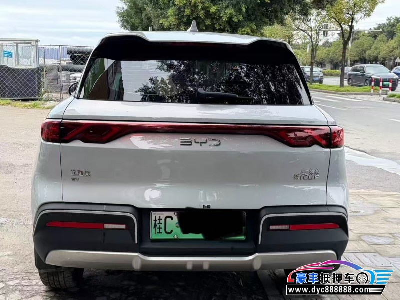 24年比亚迪元轿车抵押车出售