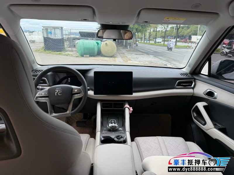 24年比亚迪元轿车抵押车出售