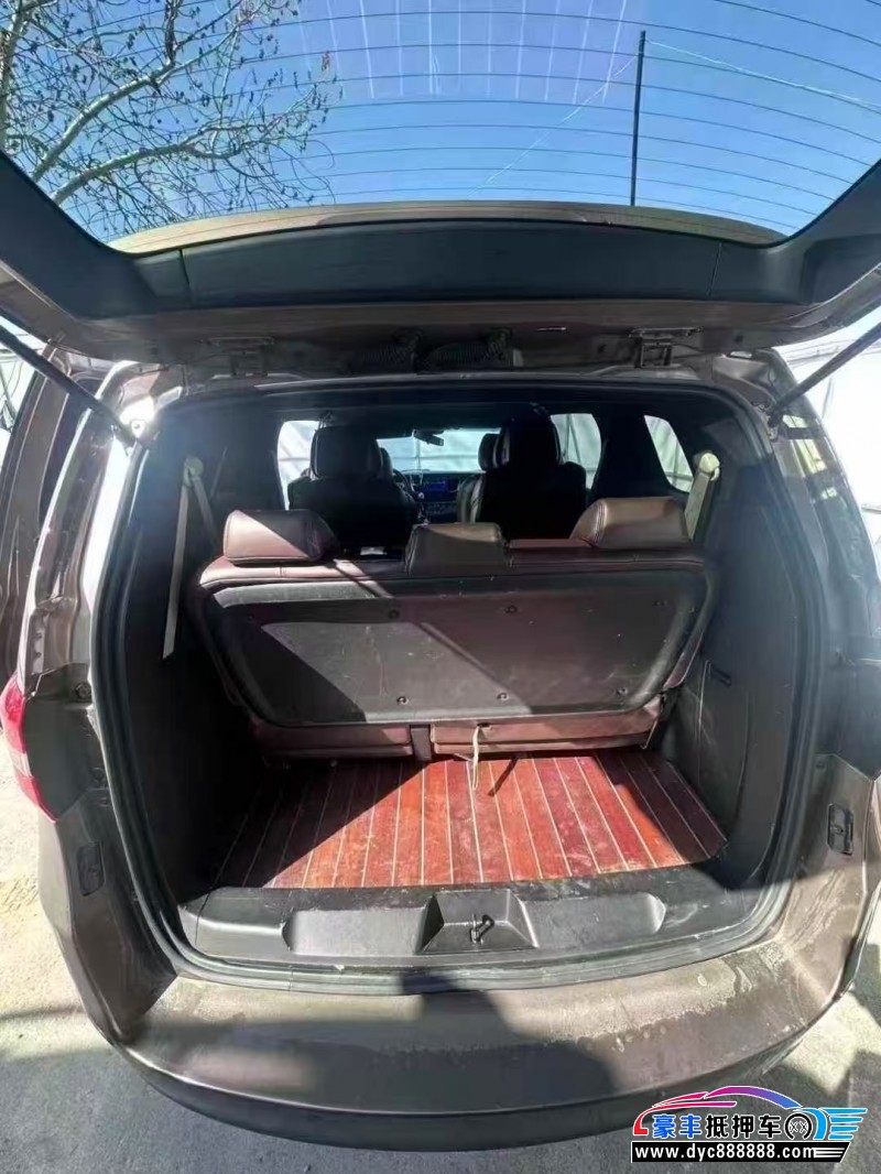 19年别克GL8轿车抵押车出售