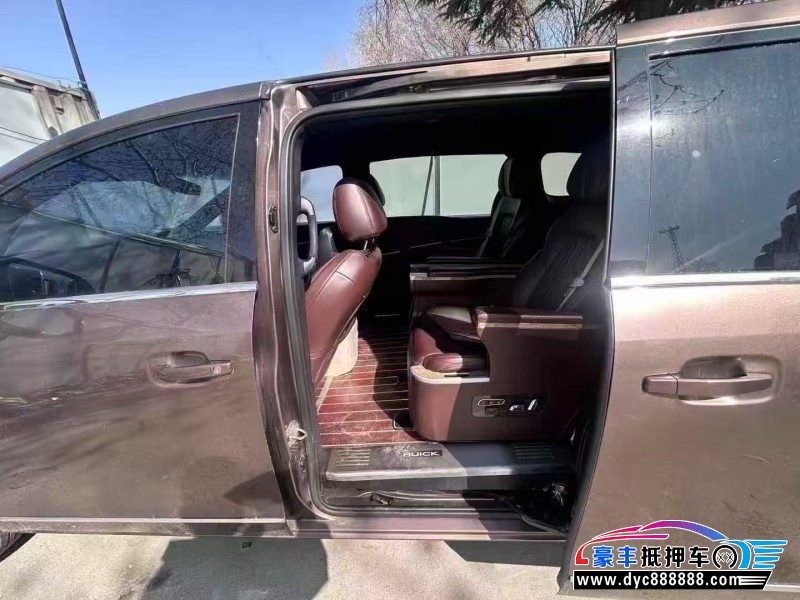 19年别克GL8轿车抵押车出售