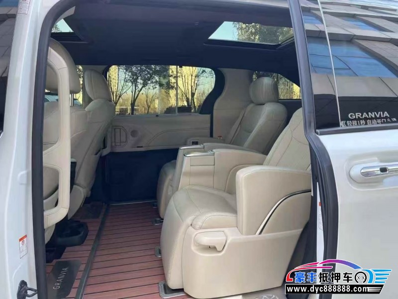 24年丰田格瑞维亚轿车抵押车出售