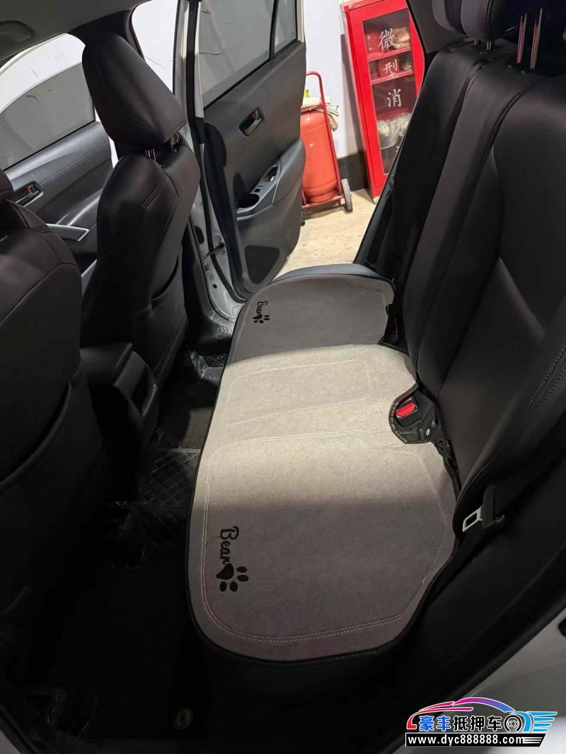 24年丰田锋兰达轿车抵押车出售