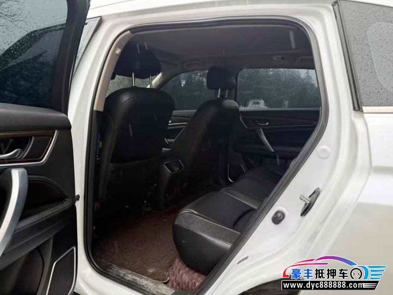 17年本田冠道轿车抵押车出售