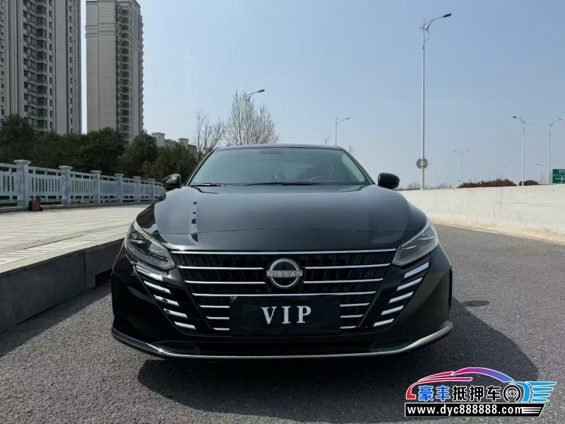 25年日产天籁轿车抵押车出售