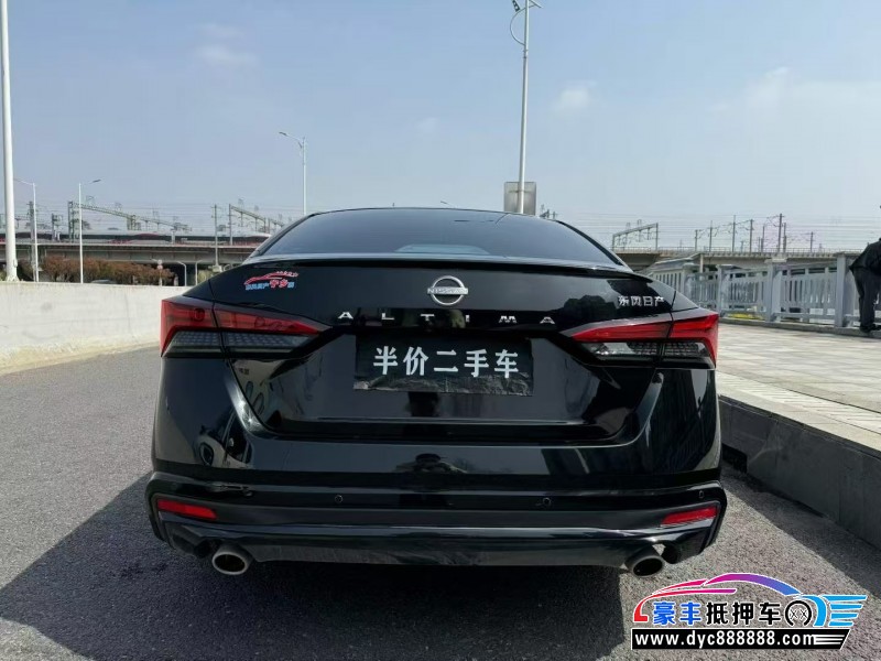 25年日产天籁轿车抵押车出售