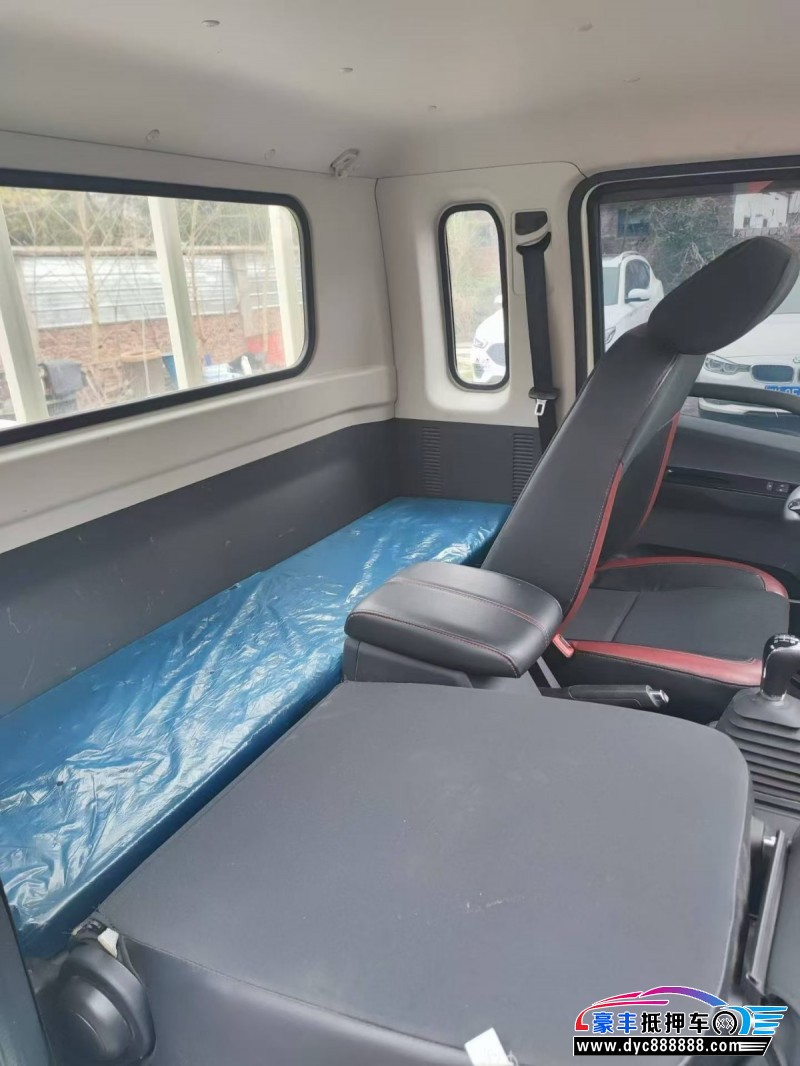 23年福田领航轿车抵押车出售