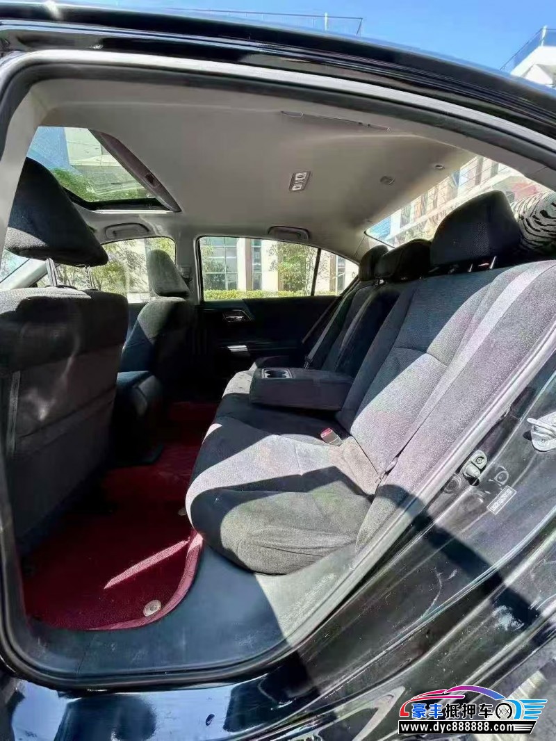 18年本田雅阁轿车抵押车出售