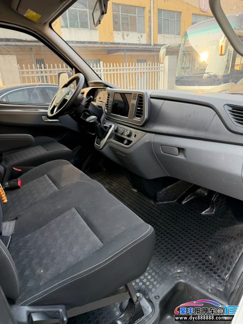 23年上汽大通V80轿车抵押车出售