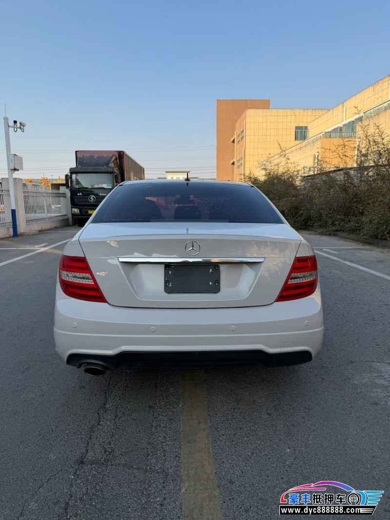 14年奔驰C轿车抵押车出售