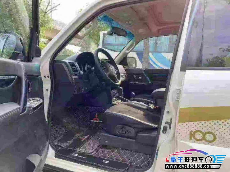 19年三菱帕杰罗轿车抵押车出售