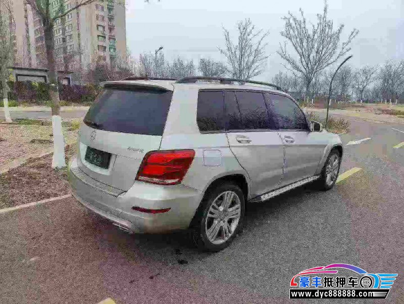 13年奔驰GLK轿车抵押车出售