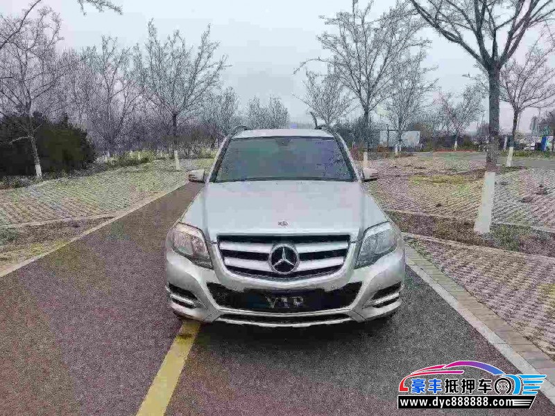 抵押车出售13年奔驰GLK轿车