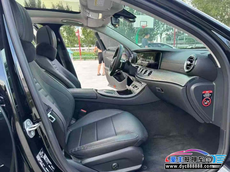 22年奔驰E轿车抵押车出售