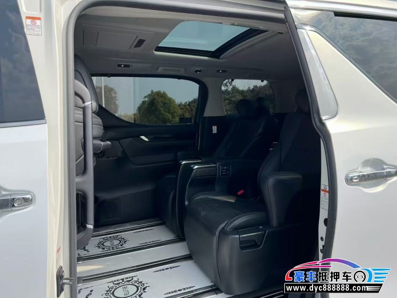 20年丰田威尔法轿车抵押车出售