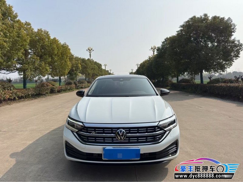 抵押车出售24年大众速腾轿车