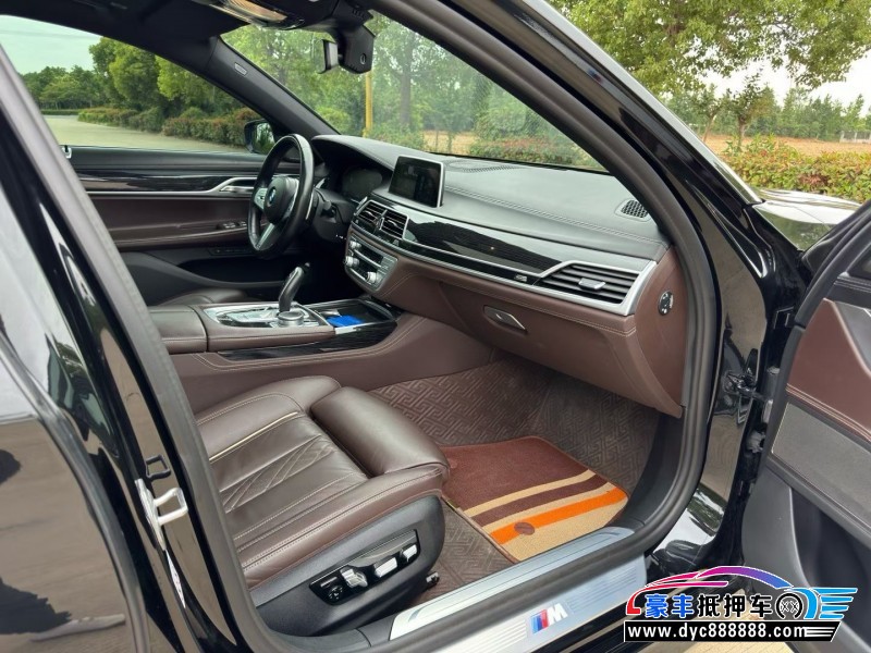 22年宝马7系轿车抵押车出售