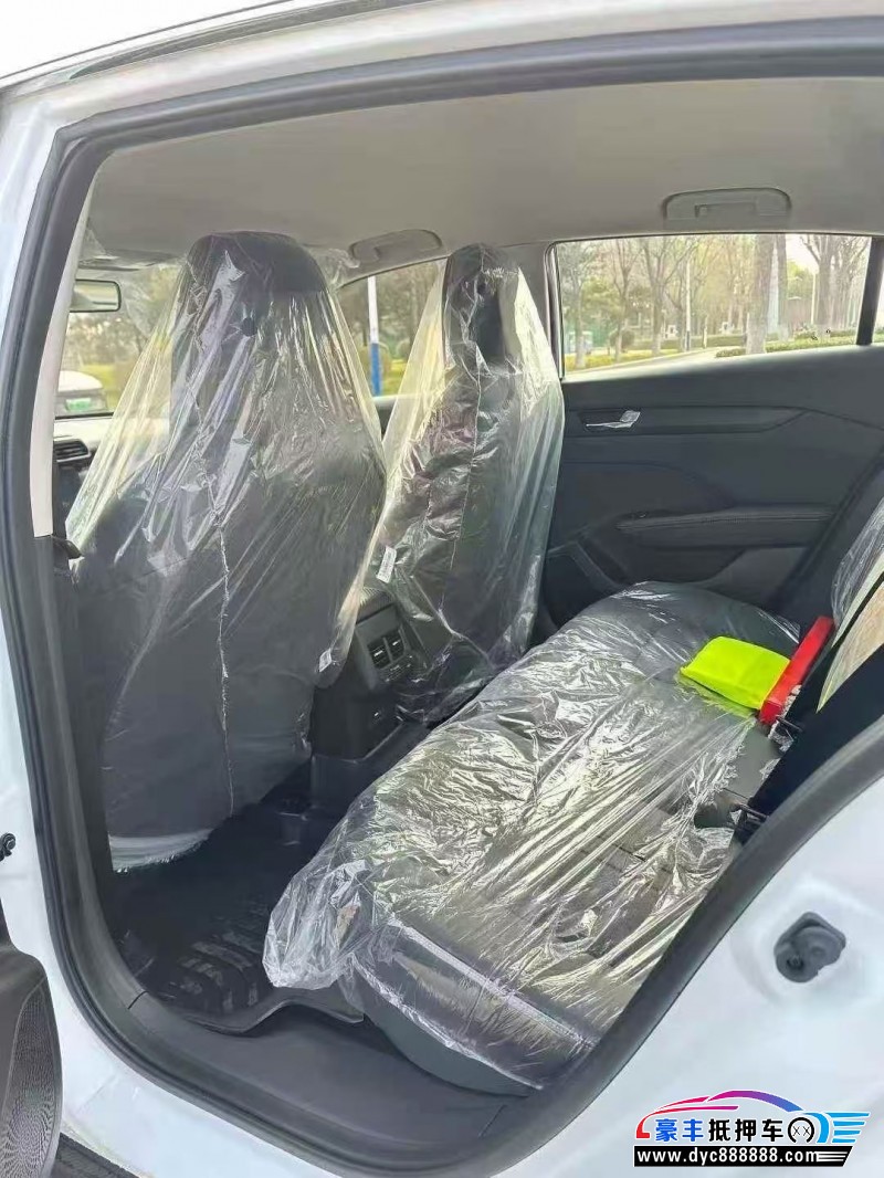 25年东风风神奕炫轿车抵押车出售