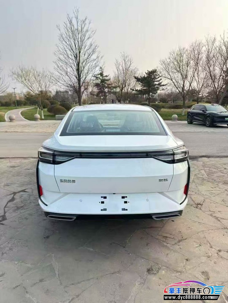 25年东风风神奕炫轿车抵押车出售