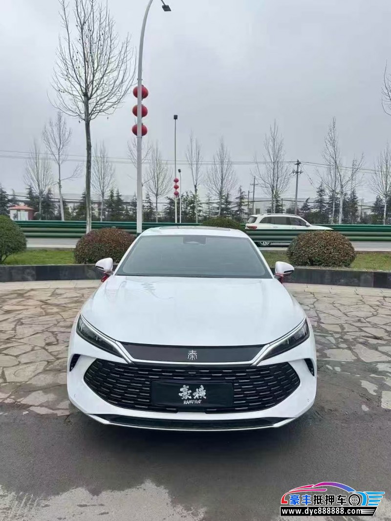 25年比亚迪秦轿车抵押车出售