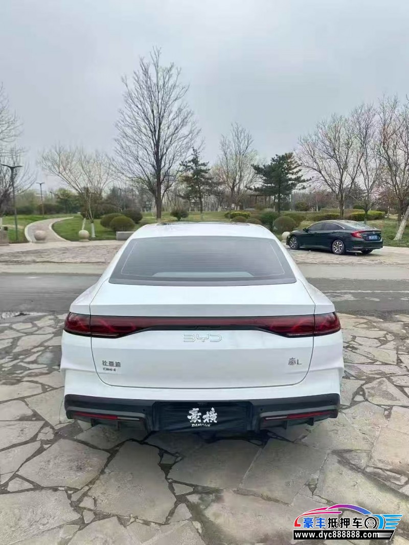 25年比亚迪秦轿车抵押车出售