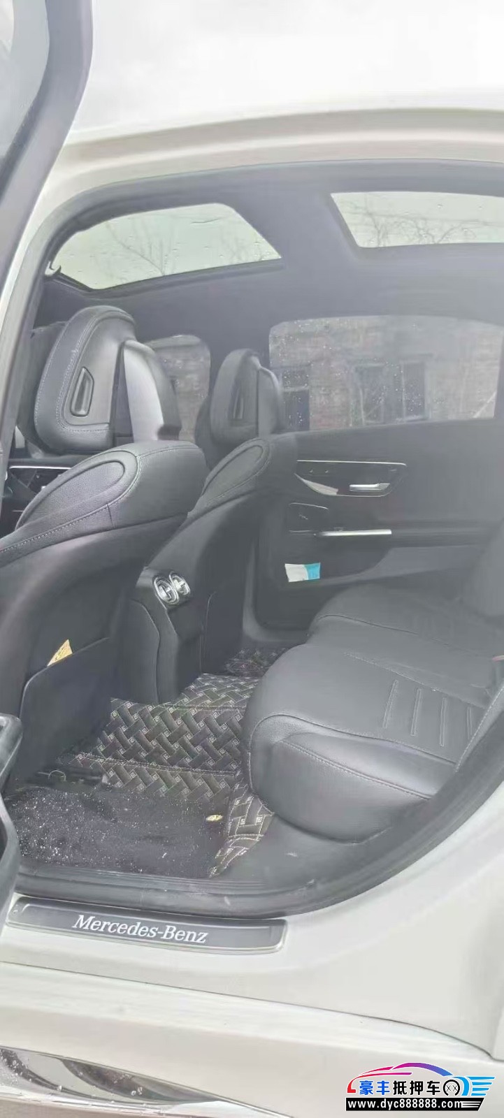 23年奔驰C轿车抵押车出售