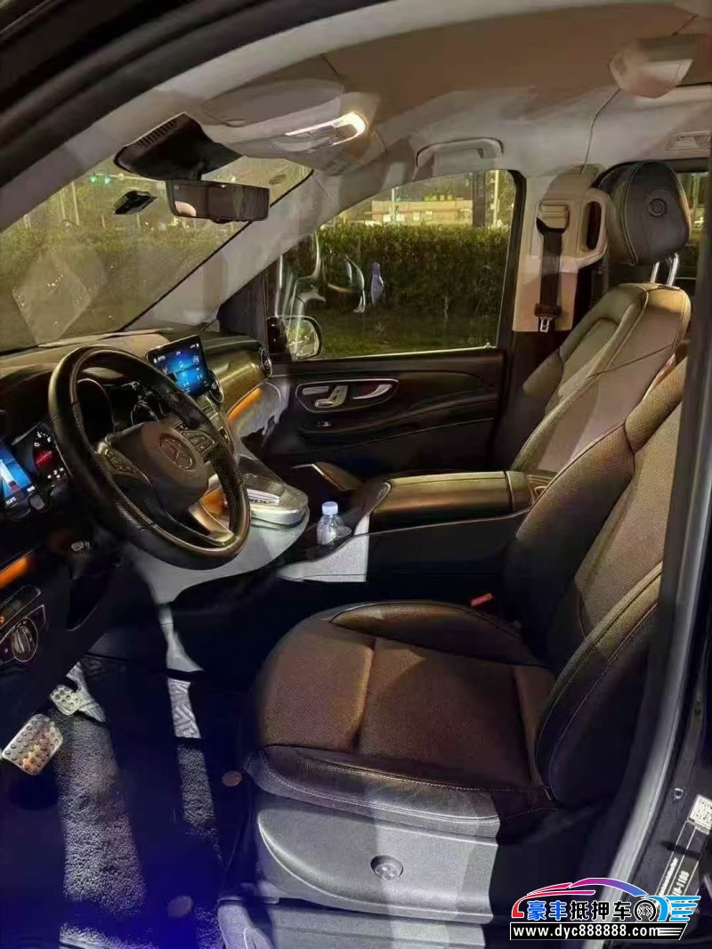 22年奔驰V轿车抵押车出售