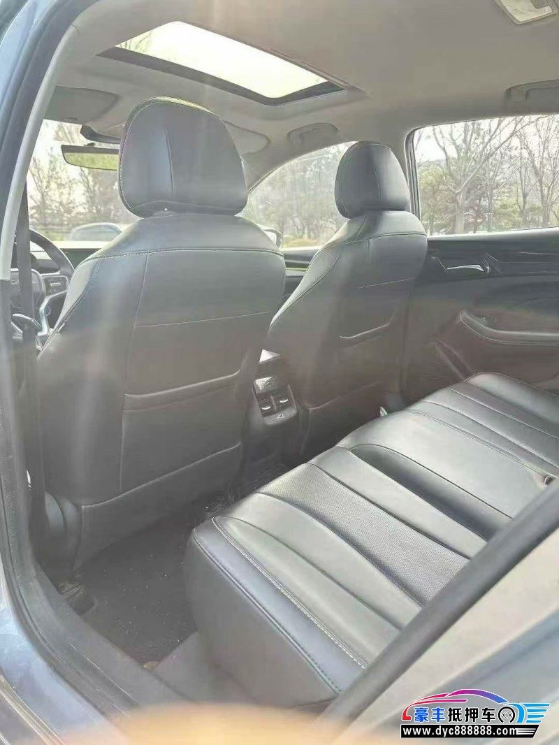 22年荣威i5轿车抵押车出售