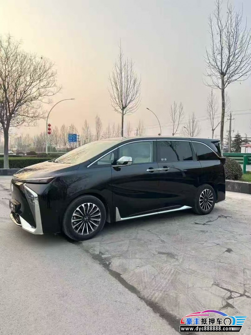 24年合创v09轿车抵押车出售