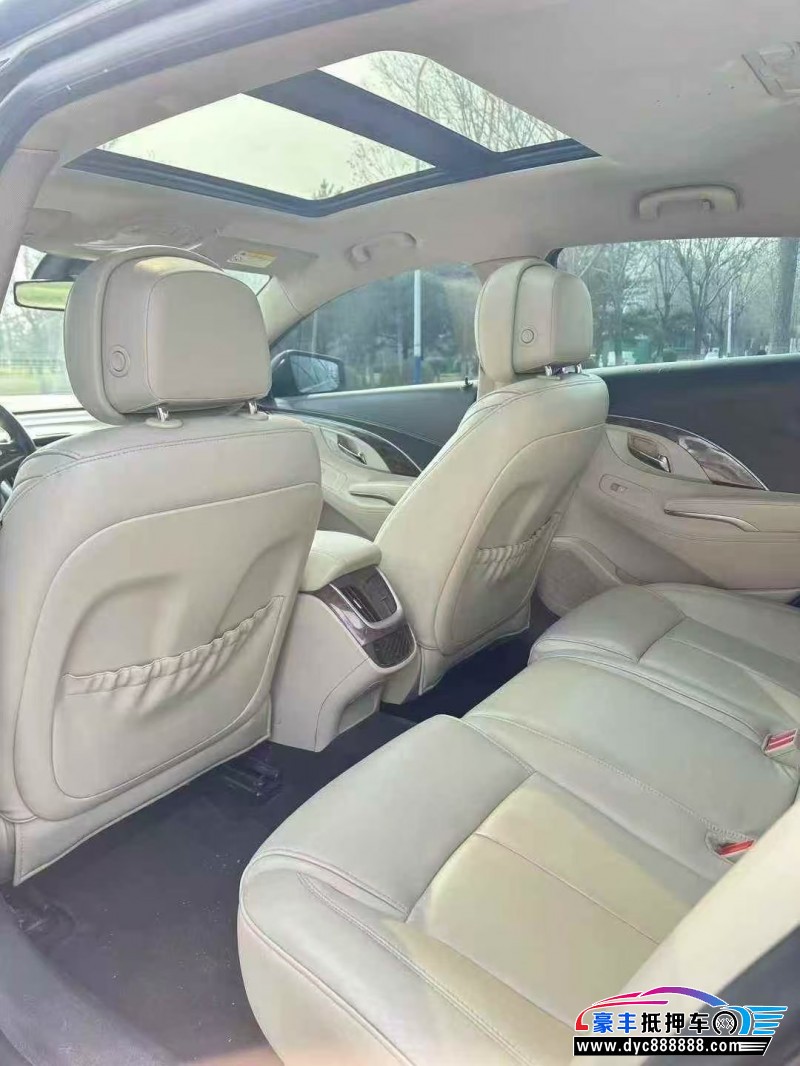 15年别克君越轿车抵押车出售