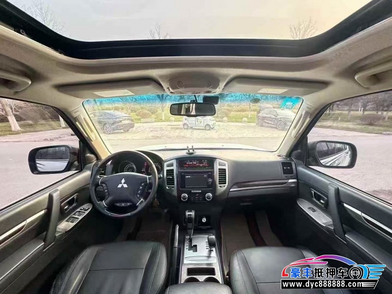 20年三菱帕杰罗轿车抵押车出售