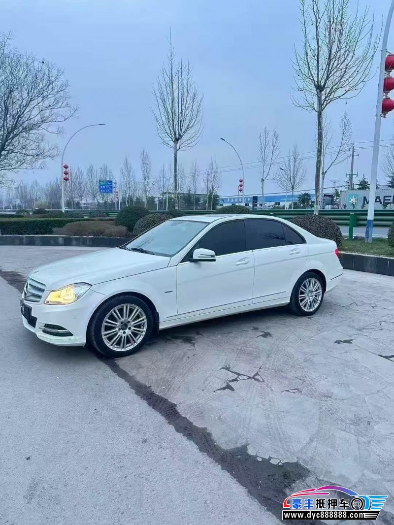 13年奔驰C轿车抵押车出售