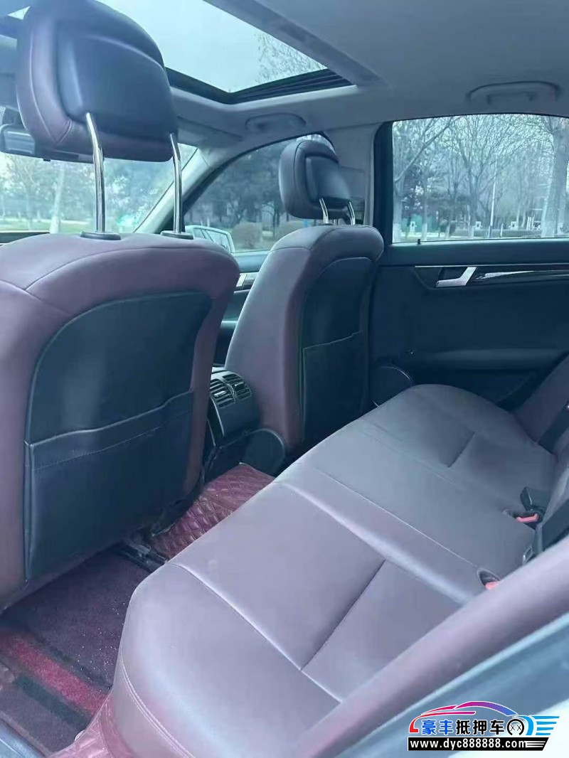 13年奔驰C轿车抵押车出售