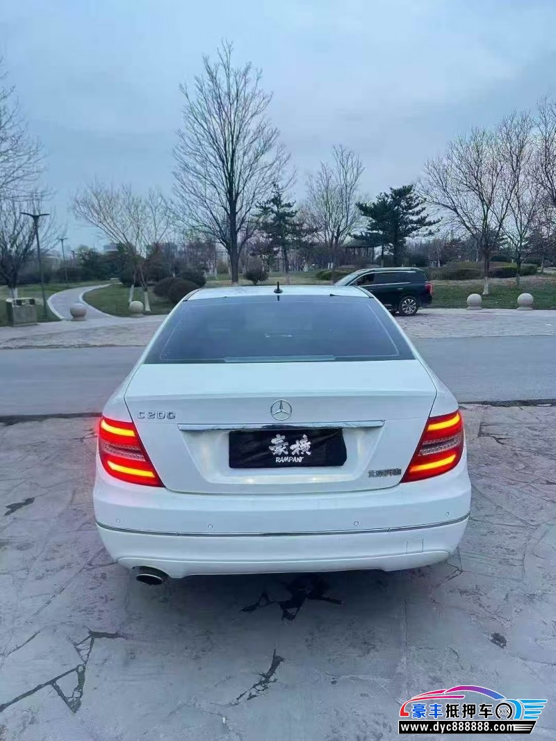 13年奔驰C轿车抵押车出售