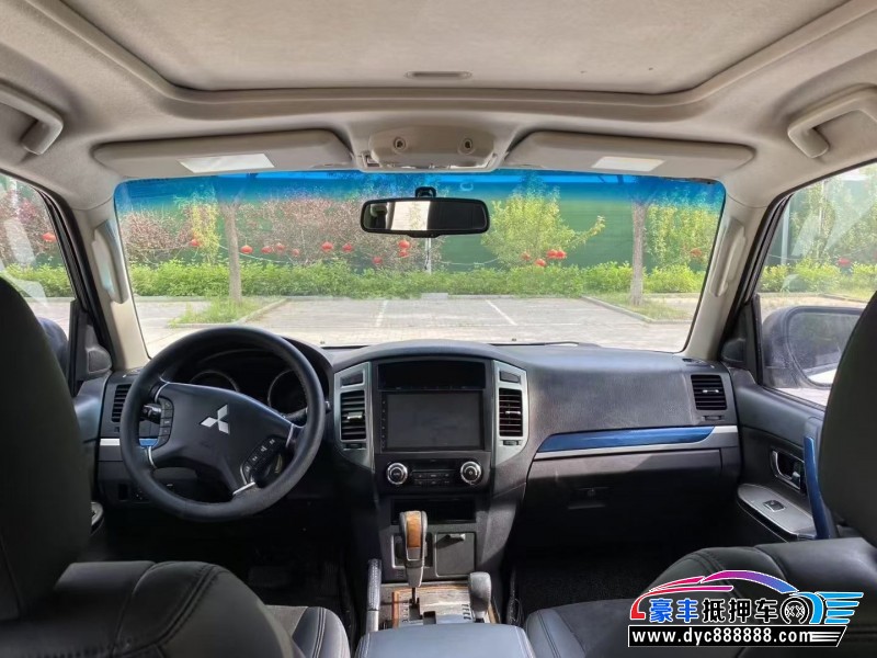 19年三菱帕杰罗SUV抵押车出售